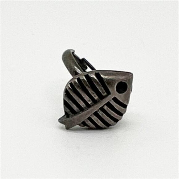 Vintage 60s 70s Fish Shaped Ring Silver Tone Adjustable - Picture 1 of 5